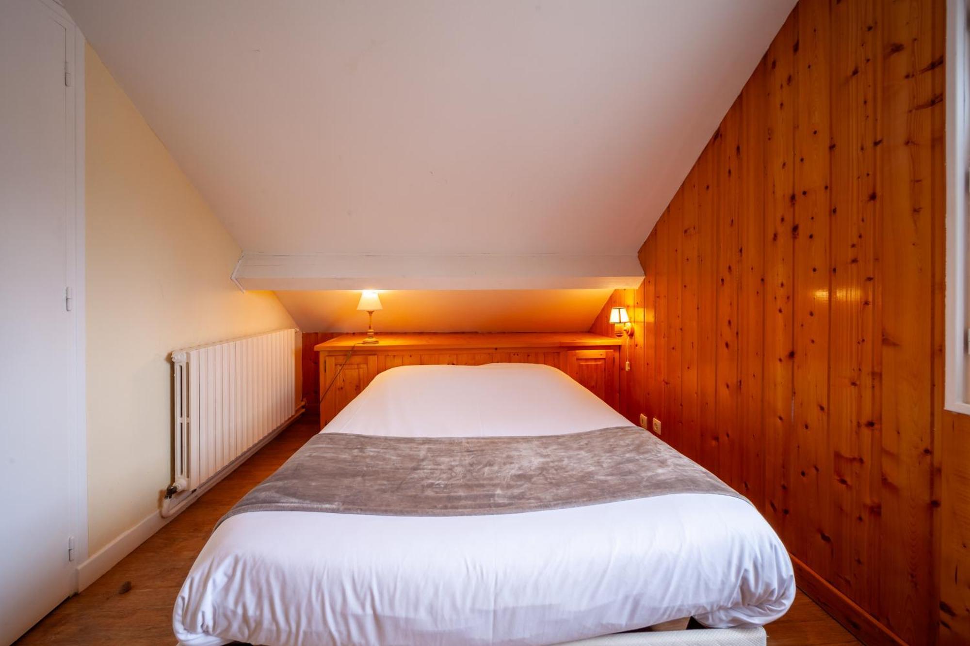Auberge Des Montauds - Hotel & Restaurant Villard-de-Lans Room photo