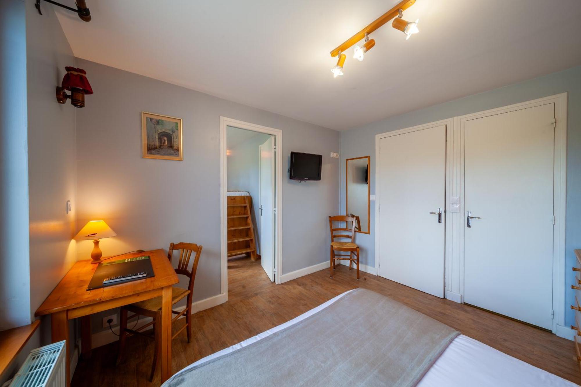 Auberge Des Montauds - Hotel & Restaurant Villard-de-Lans Room photo